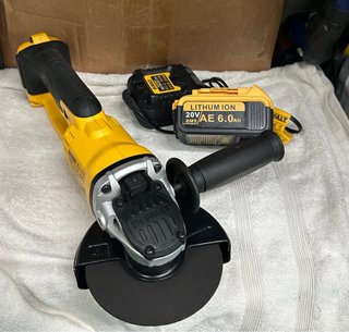 Radial Dewalt 18V con Batería 20V 6.0Ah