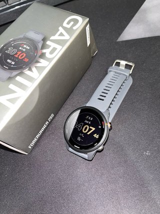 Garmin Forerunner 255 Gris