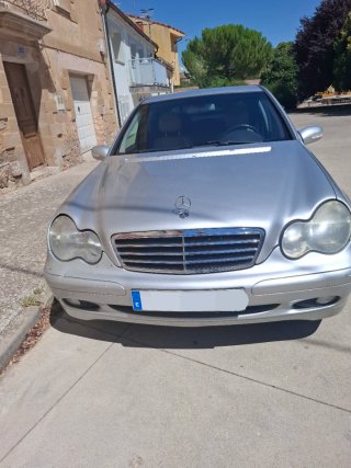 Mercedes-Benz 220 2005