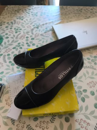 Zapatos Pitillos piel negros tacón T.39