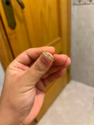 Anillo de oro con 12 face de diamantes