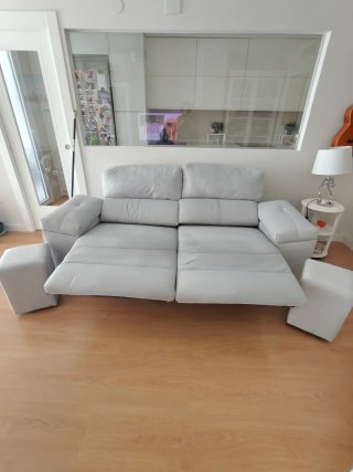 Sofá gris perla eléctrico