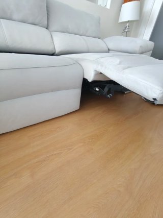 Sofá gris perla eléctrico