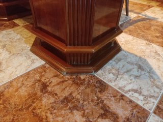 Patas para mesa de comedor y 5 sillas de madera