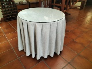 Mesa camilla redonda cristal y tela beige