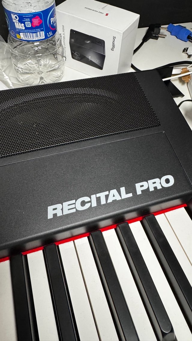 Piano Digital Alesis Recital Pro 88 Teclas