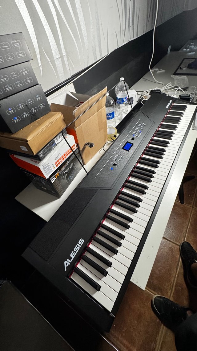 Piano Digital Alesis Recital Pro 88 Teclas