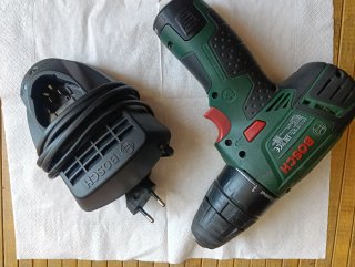 Mini atornillador Bosch+cargador.