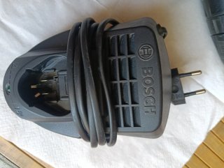 Mini atornillador Bosch+cargador.