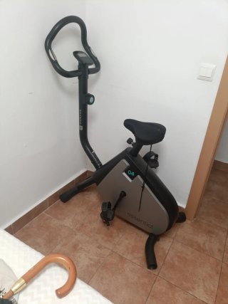 Bicicletta statica Essential 04