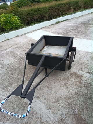 Carro de mano metálico