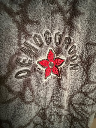 Pijama Demogorgon Primark Talla M