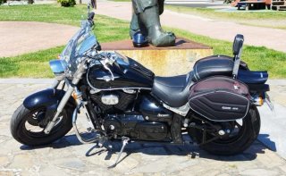 Suzuki Intruder M800 Negra y Cromada
