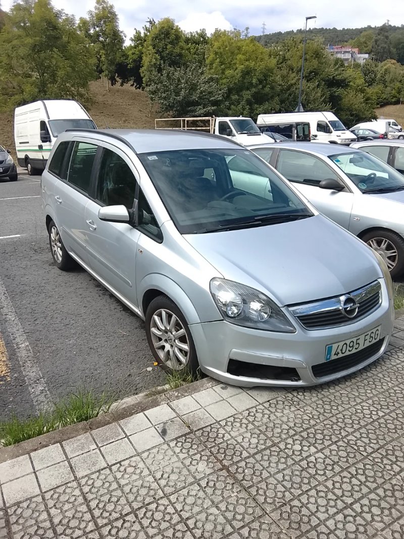 Opel Zafira 2007 - foto 1