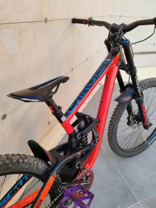 Bici DH Scott Gambler