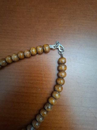 Bonito collar Marrón