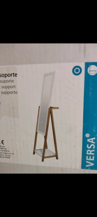 Espejo de pie madera y cristal ,nuevo con toallero