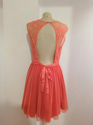 Vestido coral para eventos
