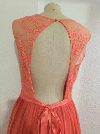 Vestido coral para eventos