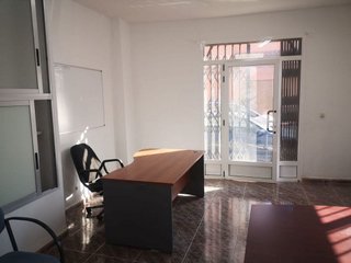 Local comercial en alquiler en Avda. de Abril. - 9 de octubre en Sagunto