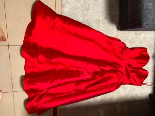 Vestido rojo de fiesta sin tirantes
