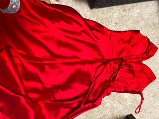 Vestido rojo de fiesta sin tirantes
