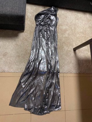 Vestido rojo de fiesta sin tirantes