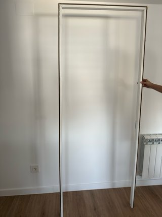 Puerta interior de madera maciza