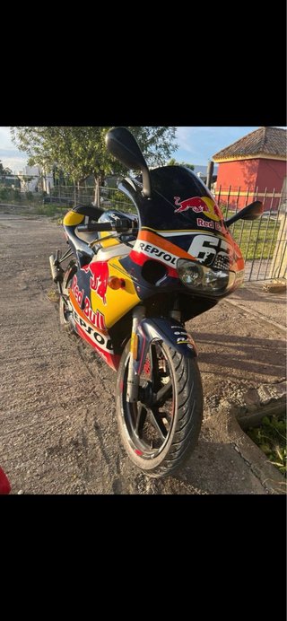 Aprilia RS50 Deportiva Roja y Azul