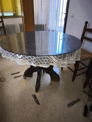 Conjunto 6 sillas de enea y mesa redonda de madera