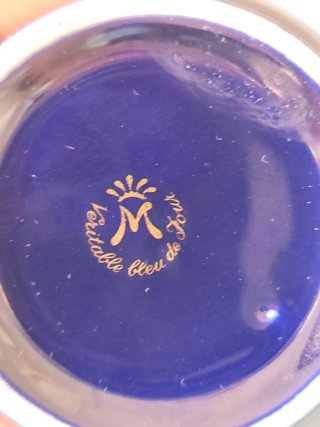 Barattolo blu con pavone dorato