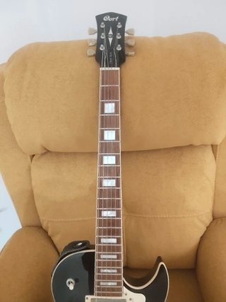 Guitarra Eléctrica Cort