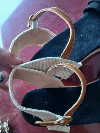 Sandalias negras y beige mujer