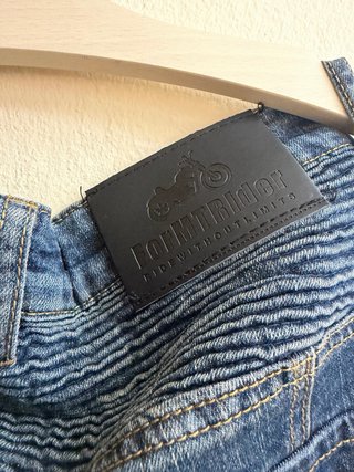Pantalón vaquero moto