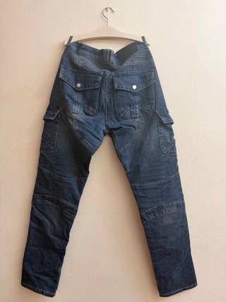 Pantalón vaquero moto