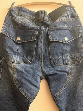Pantalón vaquero moto