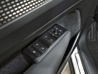 Volvo XC40 2.0 B3 G R-Design Auto