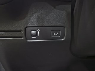 Volvo XC40 2.0 B3 G R-Design Auto