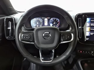Volvo XC40 2.0 B3 G R-Design Auto