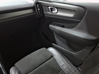 Volvo XC40 2.0 B3 G R-Design Auto
