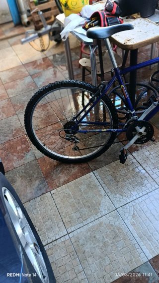 Bicicleta infantil azul