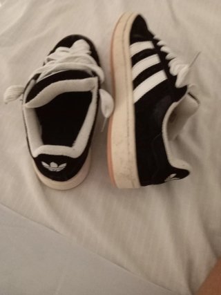 Zapatillas Adidas niño negras y blancas