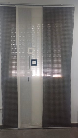 Cabecero y 2 mesitas de noche, cortinas y 2 cuadro