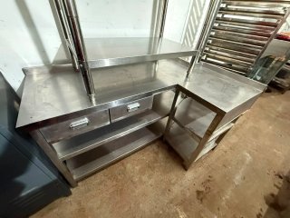Mesa de acero inoxidable con cajones