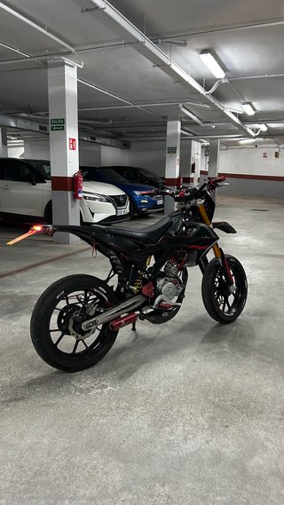 Rieju MRT Pro 2023 Supermotard Negra/Roja