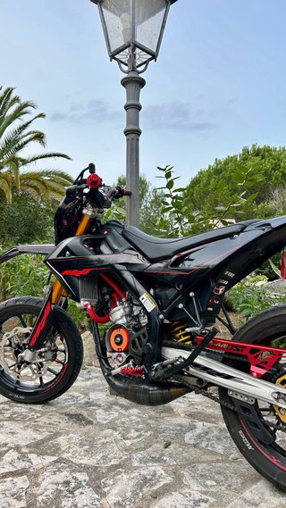 Rieju MRT Pro 2023 Supermotard Negra/Roja
