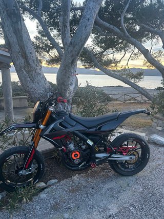 Rieju MRT Pro 2023 Supermotard Negra/Roja