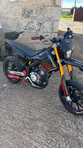 Rieju MRT Pro 2023 Supermotard Negra/Roja