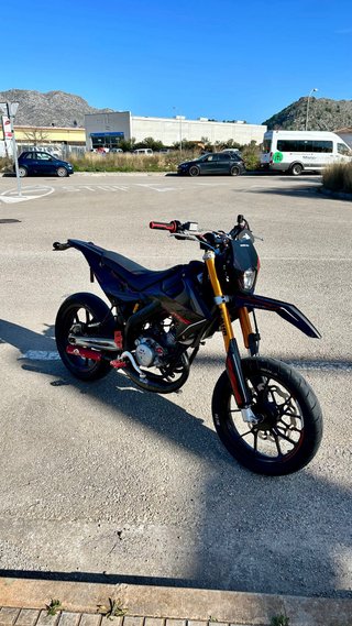 Rieju MRT Pro 2023 Supermotard Negra/Roja