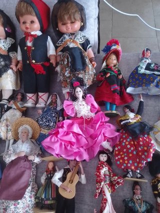 Lote Muñecas Antiguas Vestidos Tradicionales